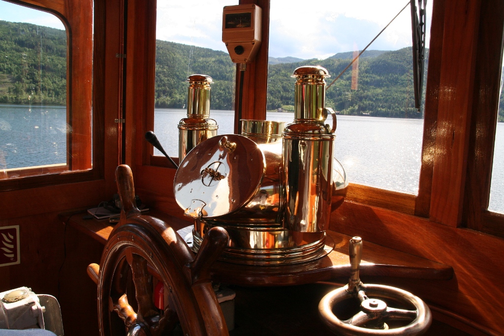 Captains seat